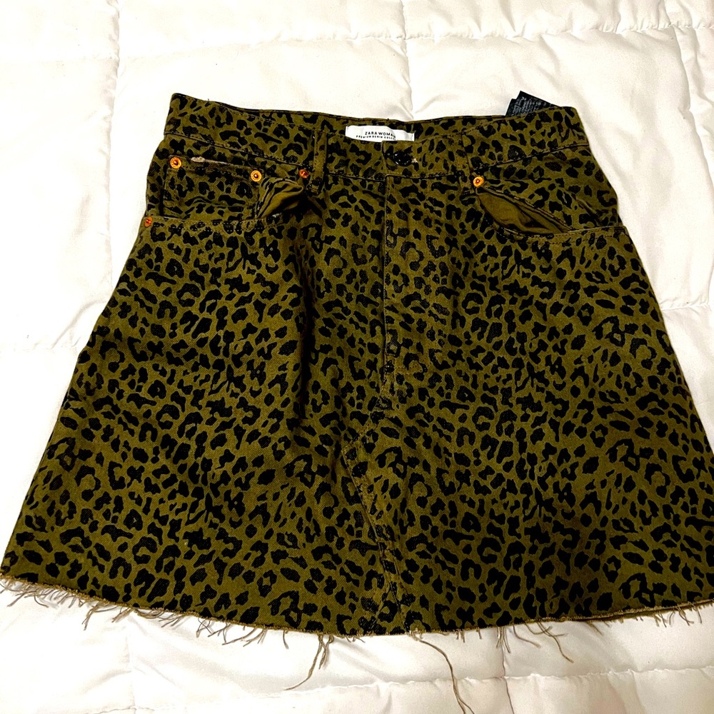 Zara green skirt leopard print